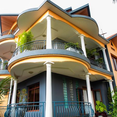 The Vibrant Lodge Gacuriro Kigali Extérieur photo