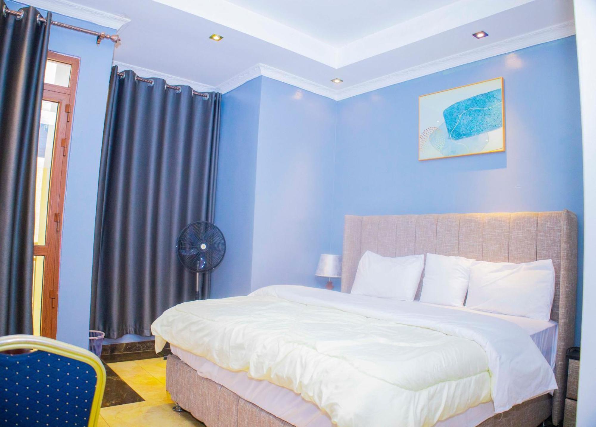 The Vibrant Lodge Gacuriro Kigali Extérieur photo
